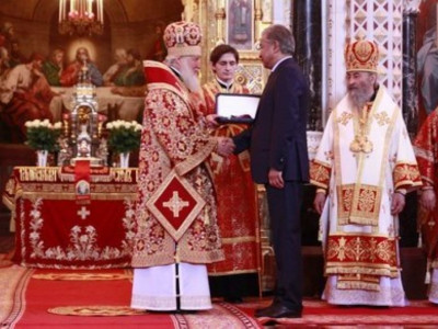 Тасмағамбетов Ресей патриархы Кириллге І дәрежелі «Достық» орденін тапсырды