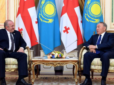 Назарбаев Грузия президентімен кездесті