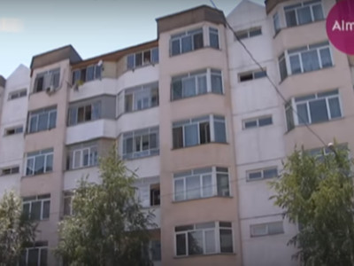 Алматыда тағы бір үй қисайды