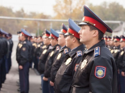 Президент полиция қызметкерлерінің жалақысын көбейтті