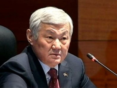 Б. Сапарбаев: Құм көшін тоқтату үшін сексеуілді көптеп отырғызу керек