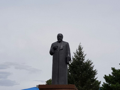 Тарбағатайда ұлы Абай мен Дәулетбай батырға еңселі ескерткіш қойылды