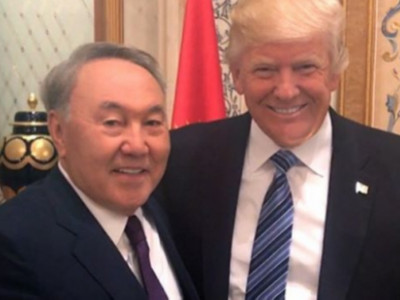 Трамп Назарбаевты құттықтады