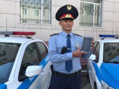 Елордалық полицейлер бір тәулікте планшет арқылы 100-ден аса айыппұл рәсімдеді