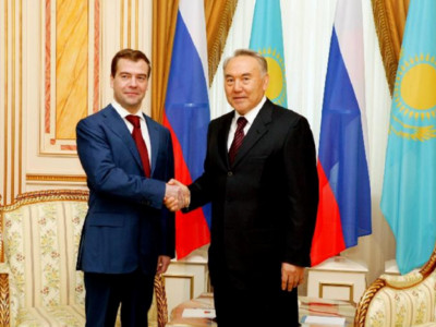 Елбасы Дмитрий Медведевпен кездесті