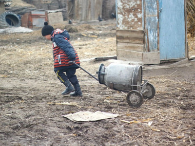 Ауылдың ажары қашқанда...