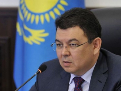 Министр бензин бағасы қанша теңгеге дейін көтерілетінін айтты