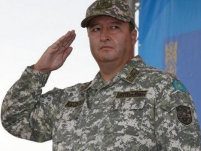 Экс-сенатордың ұлы қорғаныс министрінің орынбасары болып тағайындалды