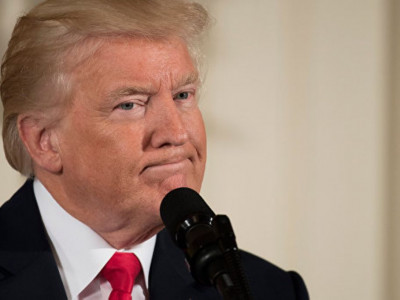 Трамптың кортежіне  бейәдеп қылық көрсеткен әйел жұмысынан қуылды