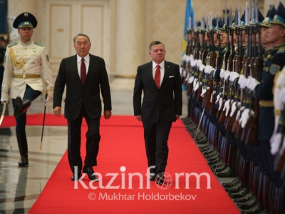 Елбасы Иордания Короліне сыйлық табыстады