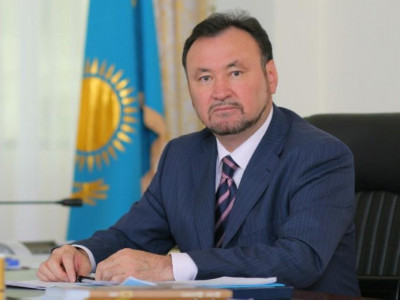 Cенатор болдым, мінеки...