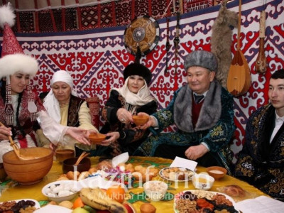 Наурызда киіз үйді жауып алып, тамақ ішкенді қою керек  