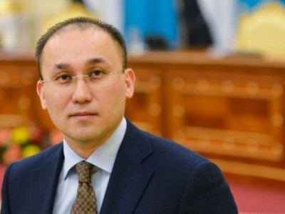 Абаев Үкімет отырысының қазақ тілінде өткеніне қатысты пікір білдірді
