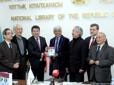 Юнус Эмренің кітабы қазақ тілінде жарық көрді