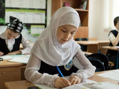 Орамалы үшін сабаққа кіргізілмеген оқушының әкесі прокуратураға шағымданды