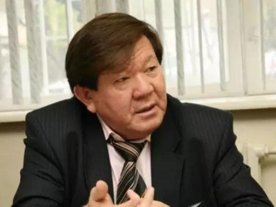Мұқағали Мақатаевтың келіні аруақтарды ғайбаттаған Шахановқа шүйлікті