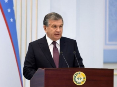 Мирзияев: мұғалімдерге мақта тергізіп, көше сыпыртқан шенеуніктер қызметтен шеттетіледі