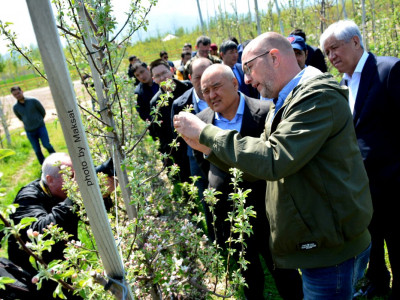 Ауылшаруашылығы министрі Өмірзақ Шөкеев бизнес субъектілерін аралады