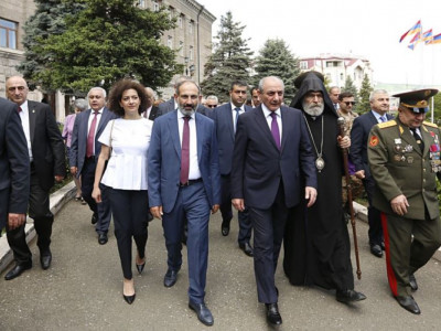 Армения премьер-министрі Пашинян Таулы Қарабахқа барды
