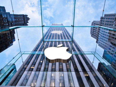 Apple капиталы бір триллион доллардан асып түсті