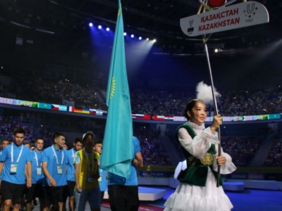 Алатау бөктеріндегі байрақты бәсеке