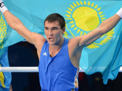Ақан Сатаев боксшы Серік Сәпиев туралы фильм түсіріп жатыр