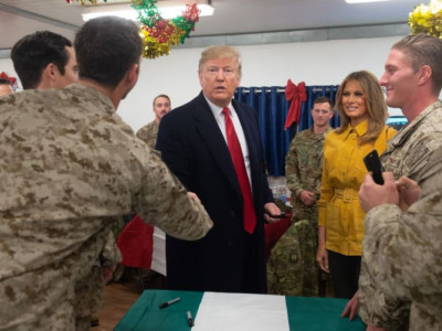 Дональд Трамп Ирактағы АҚШ әскери базасына барды