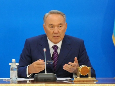 Назарбаев жастарды қытай тілін үйренуге шақырды