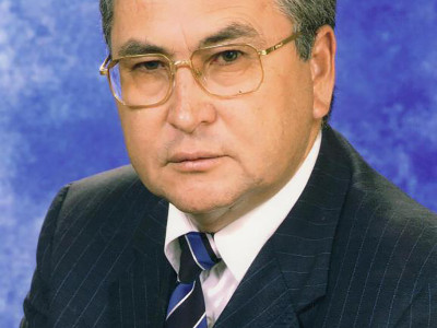 Тұлғасы асқақтай түскен Ахметов