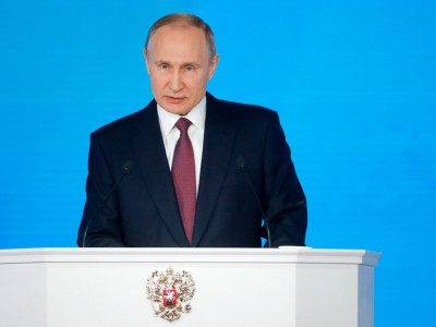 Путин көп балалы отбасыларға салықты азайтуды ұсынды