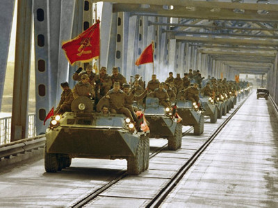 ҚАСІРЕТ ҚҰРСАУЫНДАҒЫ ОН  ЖЫЛ...