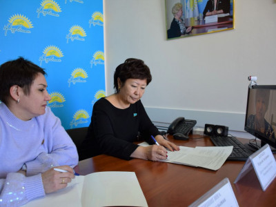 Депутаттар аналардың мұңын тыңдады