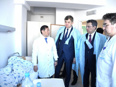 Бақыт Сұлтанов пен Елжан Біртанов әр пациенттің хал-жағдайын білді