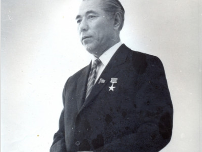 БЕКЗАТ БОЛМЫС