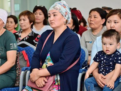 Ақтөбе қаласының әкімі көп балалы аналармен кездесті