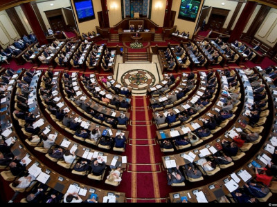 Парламент каникулға шығады