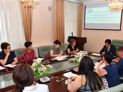 Студенттерге парасаттылық пен ізеттілікті үйретеді