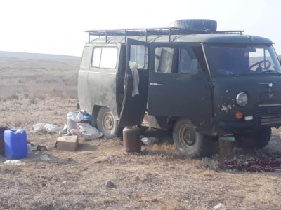 Мойынқұмда құрамында алтын бар кен тастарын жинаушылар ұсталды