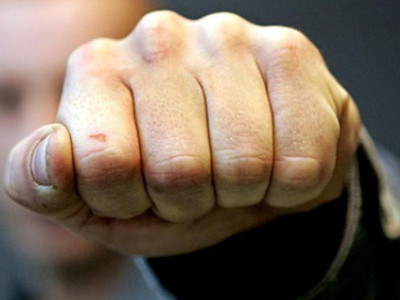 Петропавлда таксист пен жолаушы төбелесіп қалды