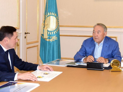 Нұрсұлтан Назарбаев Ақмола облысының әкімі Ермек Маржықпаевпен кездесті