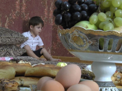 Тәжік билігі Құрбан айтта кең дастархан жайғандарға айыппұл салады