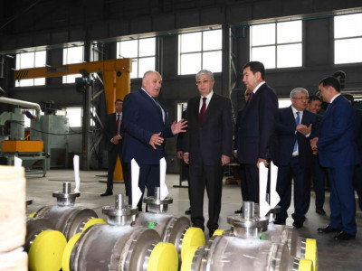 Мемлекет басшысы «Сарыарқа» арнайы экономикалық аймағына және «Әлфарух» логистикалық орталығына барды