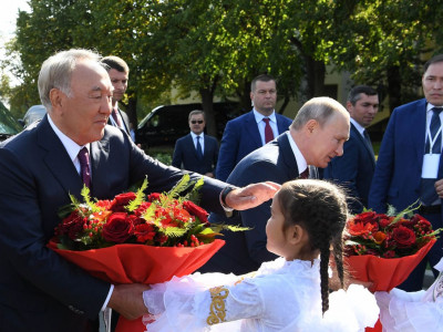 Нұрсұлтан Назарбаев «Қазақстан» ұлттық павильонына барды