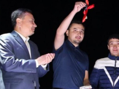 Қызылордалық кәсіпкер көпбалалы отбасыға пәтер сыйлады