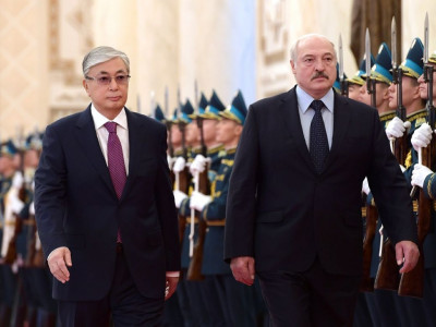 Тоқаев пен Лукашенко қазақ-беларусь ынтымақтастығын дамыту мәселелерін талқылады