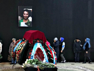 Алматылықтар Раиса Мұхамедиярованы ақтық сапарға шығарып салды