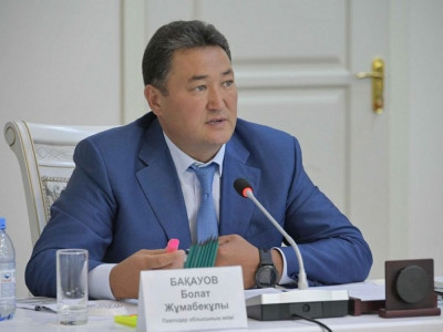 Бәссауда: Қалталылар Павлодар облысы әкімінің портреті үшін "тартысты"