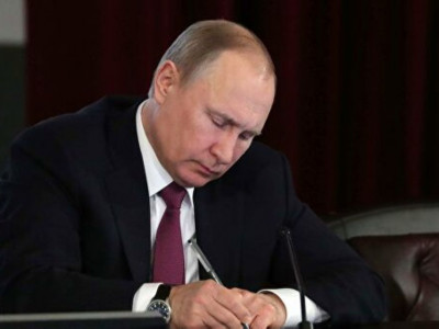 Ресейде журналистерге "шетел агенті" деп айдар тағатын заңға қол қойылды