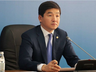 Бауыржан Байбек ұшақ апатынан көз жұмғандардың отбасына көңіл айтты