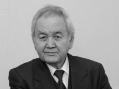 Президент Өмірзақ Айтбаевтың отбасына көңіл айтты